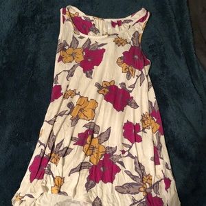 Breezy, floral tunic 💕